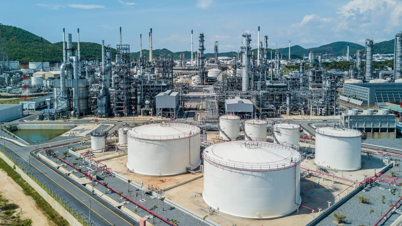 Oil and gas storage terminal